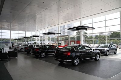 誠(chéng)聘行政文員 加入汽車信息咨詢服務(wù)團(tuán)隊(duì)